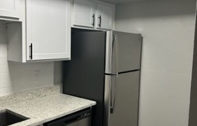 1 bed, 1 bath, 672 sqft, $1,045, Unit 1028