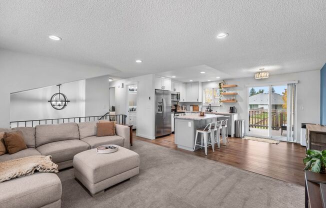 818/820 S. Collins Rd.