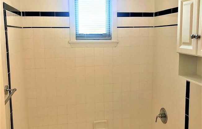 1 bed, 1 bath, 440 sqft, $2,100, Unit 105