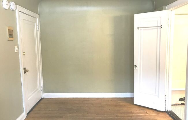 Studio, 1 bath, $725, Unit 02