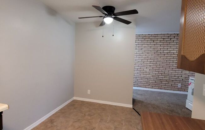 2 beds, 2 baths, 925 sqft, $1,200, Unit 222