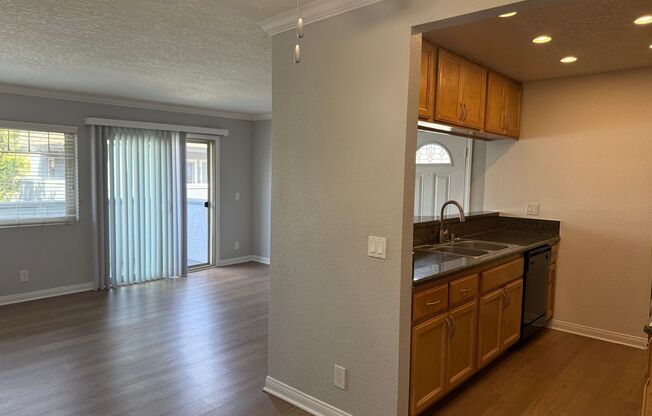 2 beds, 2 baths, 850 sqft, $2,835, Unit 837-11