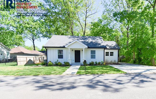 Adorable remodeled 2 bed home in Murfreesboro! Minutes from MTSU!