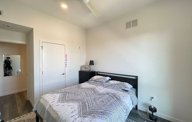 2 beds, 2 baths, $1,645, Unit 302