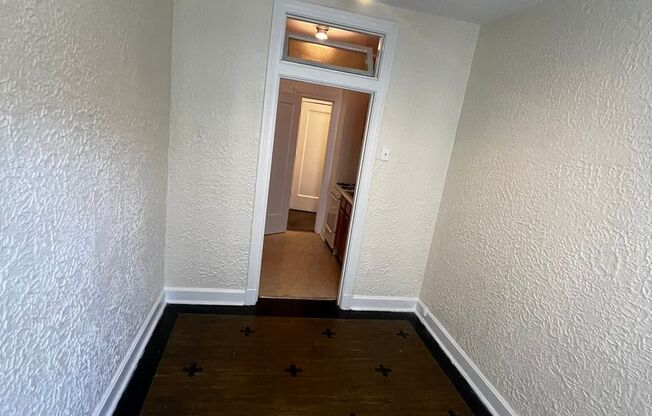 1 bed, 1 bath, 610 sqft, $1,385, Unit Bayard Manor 304