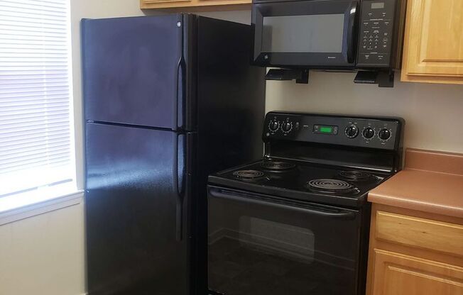 2 beds, 1 bath, $1,200