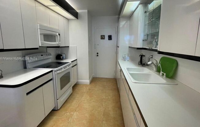 Beautiful 2-Bedroom, 2-Bathroom Apartment with Direct Ocean Views.