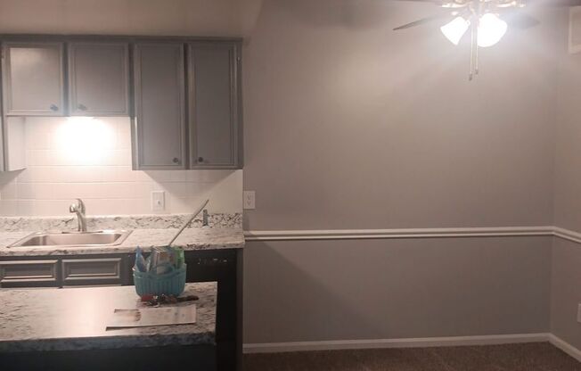 1 bed, 1 bath, 555 sqft, $615, Unit 7814-110