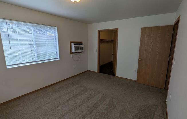 2 beds, 1 bath, 1,100 sqft, $1,359, Unit 1053 5301