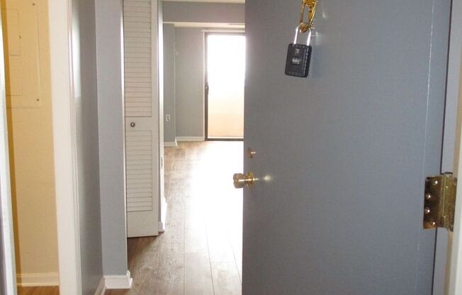 Courthouse Condo just steps away from Metro