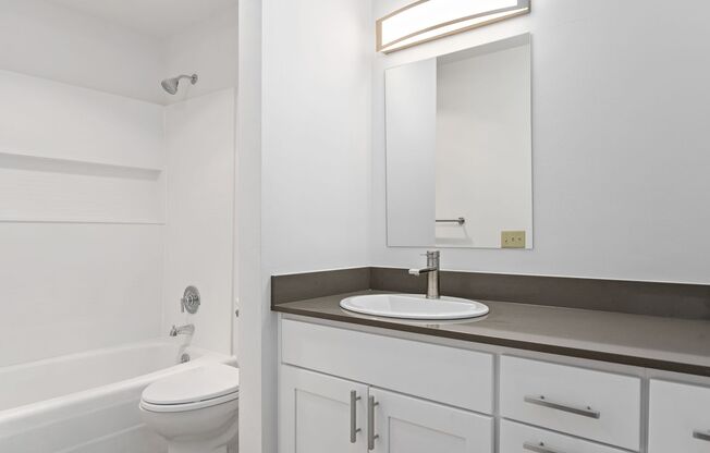 2 beds, 1 bath, 860 sqft, $1,820, Unit 48