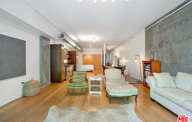 1 bed, 1 bath, 1,100 sqft, $2,850, Unit 506