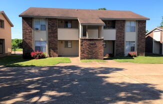 Spacious 2-Bedroom Unit with Vinyl Plank Flooring and Fenced Yard