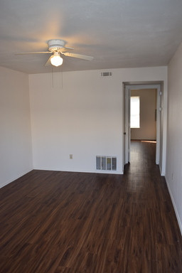 2 beds, 1 bath, 640 sqft, $625, Unit 2020# 2