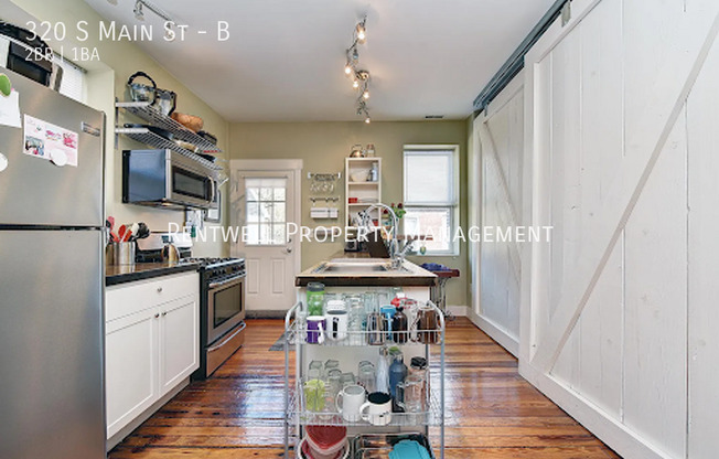 320 S MAIN ST