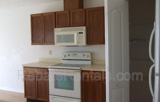 221 BROOKCHASE LN W