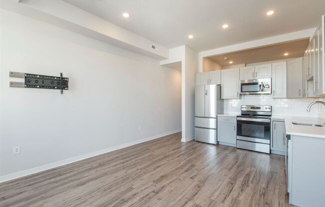 1143 N 3rd St Unit 202