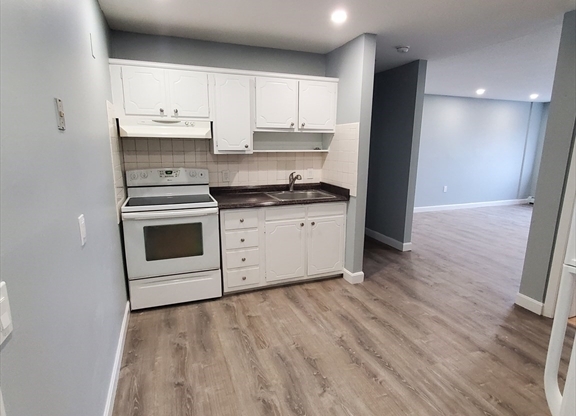 1 bed, 1 bath, 700 sqft, $2,200, Unit 408