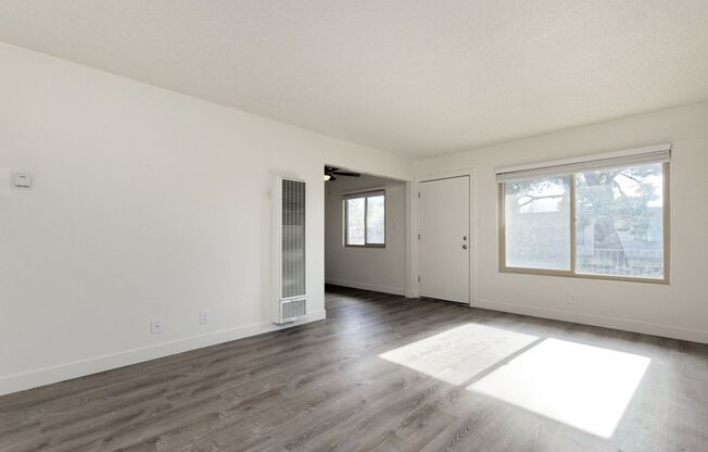 1 bed, 1 bath, 700 sqft, $2,095, Unit 08