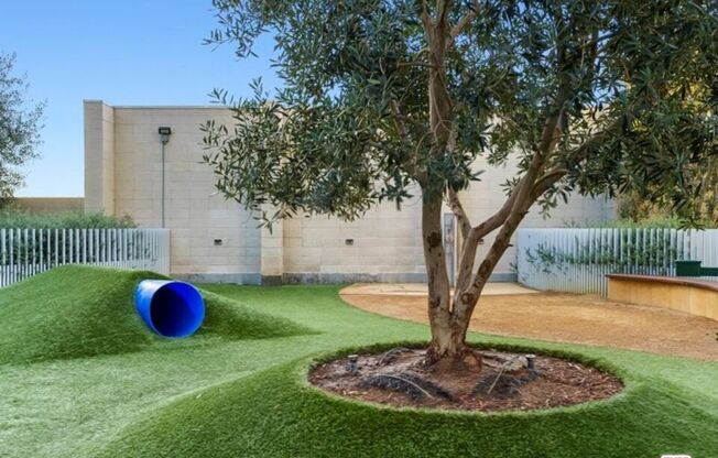 2 beds, 2 baths, 1,305 sqft, $4,800, Unit 2811