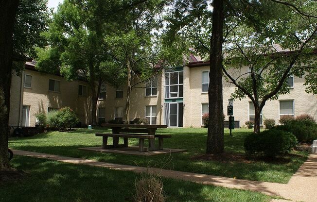 2 beds, 1.5 baths, 1,020 sqft, $1,395, Unit 09847