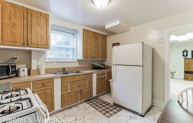 2526 24th St N Lower Unit