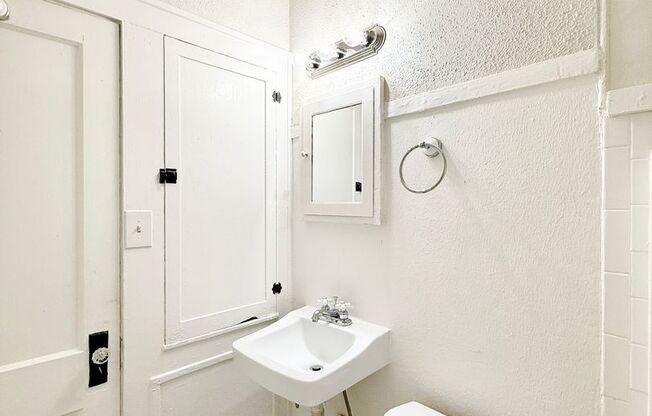 Studio, 1 bath, $895, Unit B2619