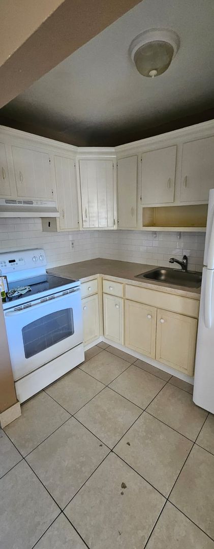 1 bed, 1 bath, $1,750, Unit Apt#16