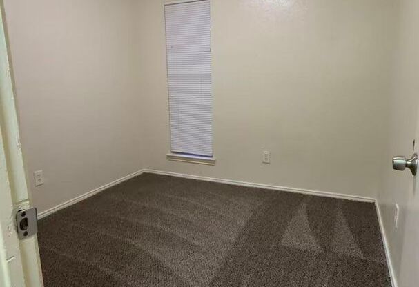 Beautiful 3 Bedroom 2 Bathroom in Rowlett!