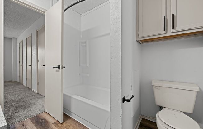 2 beds, 1.5 baths, 1,053 sqft, $1,475, Unit A-05