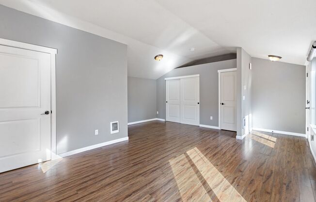 Studio, 1 bath, 410 sqft, $1,199, Unit Unit B