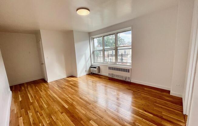 1 bed, 1 bath, 650 sqft, $2,100, Unit 5G