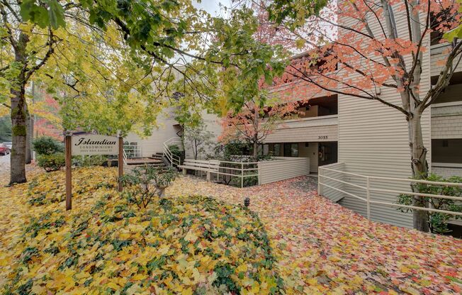 2bd/1.75ba Mercer Island Condo