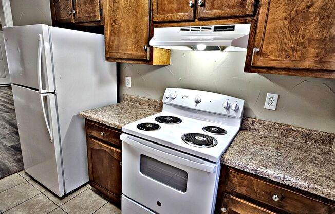 2 beds, 1.5 baths, 1,250 sqft, $975, Unit 2420 #1