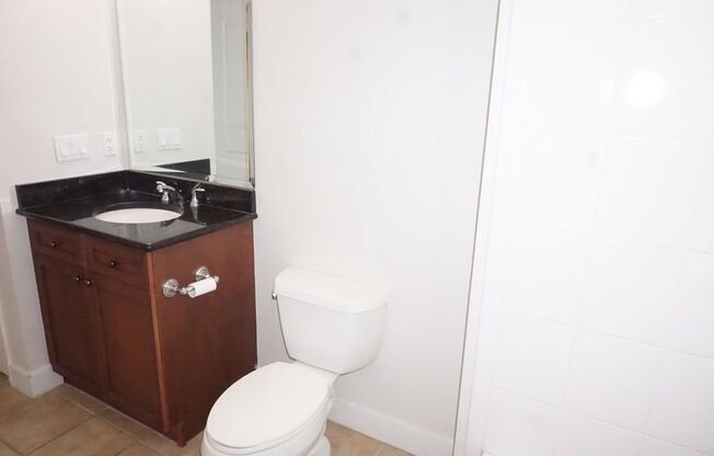 1 bed, 2 baths, $2,600