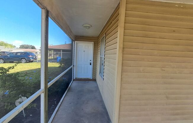 RECENTLY REDUCED!!! Cozy Home Close to Downtown Fort Myers 3BR 1BA