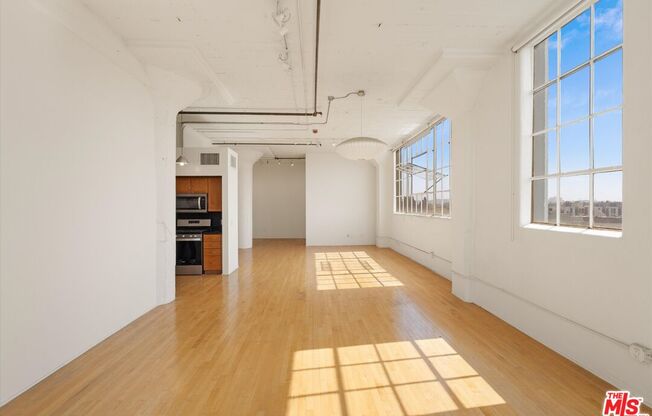 Studio, 1 bath, 980 sqft, $2,500, Unit 519