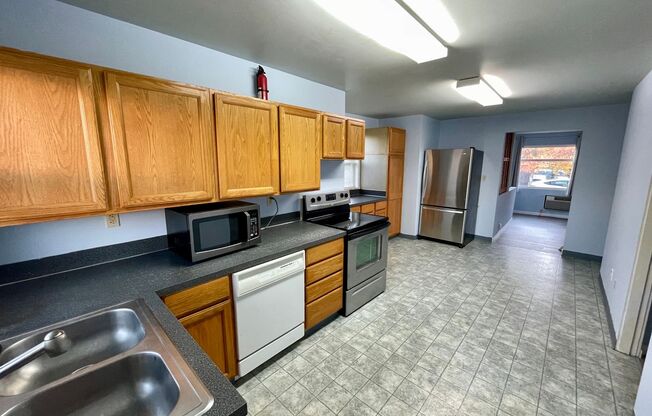 2 beds, 2 baths, $2,450