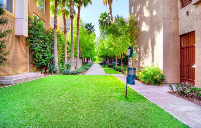 3 beds, 2.5 baths, 1,490 sqft, $4,500, Unit 231