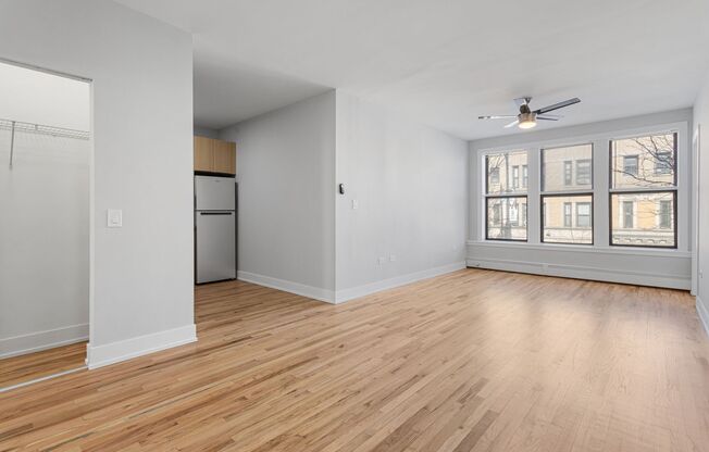 Studio, 1 bath, 412 sqft, $1,550, Unit 305