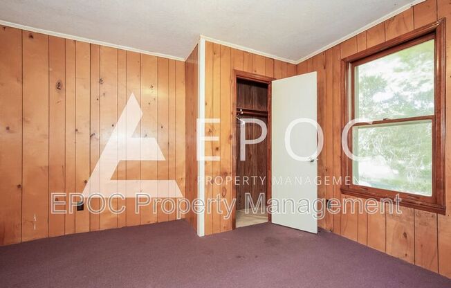 1304 E 1 ST