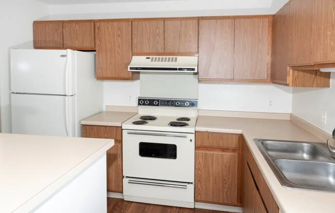 Efficient Appliances In Kitchen at Audenn Apartments, Bloomington, Minnesota