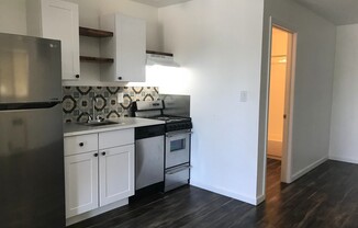 Studio, 1 bath, 328 sqft, $1,150, Unit A