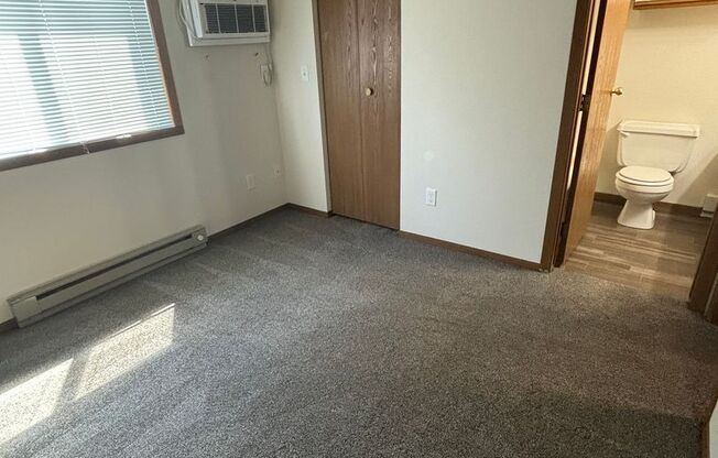 1 bed, 1 bath, $725, Unit 203