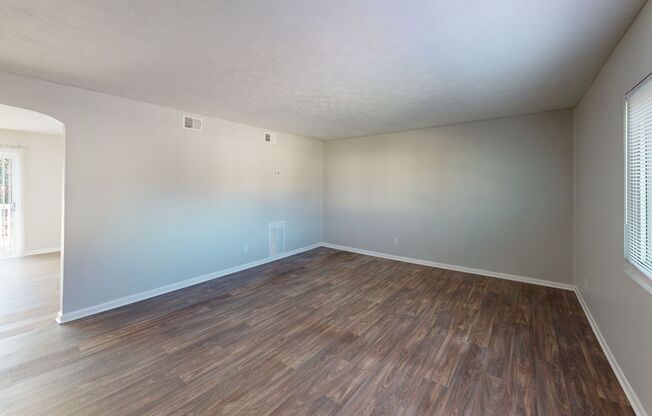 3 beds, 2.5 baths, 1,550 sqft, $1,427, Unit O-08