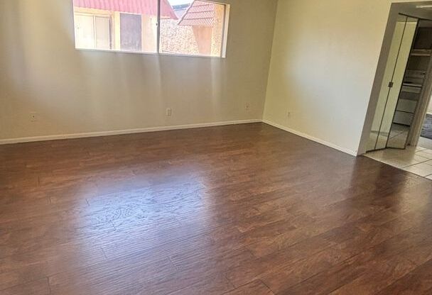 1 bed, 1 bath, 640 sqft, $950, Unit 230