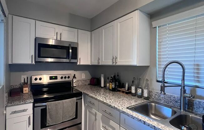 2 beds, 1.5 baths, $2,650, Unit C