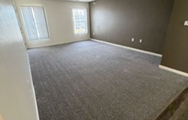 3 beds, 2 baths, 1,360 sqft, $1,489, Unit 31