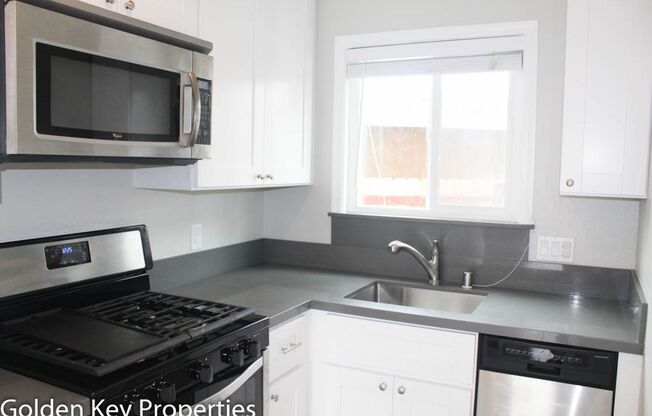 2 beds, 1 bath, 750 sqft, $2,550, Unit 930 Knowles Ave. #A