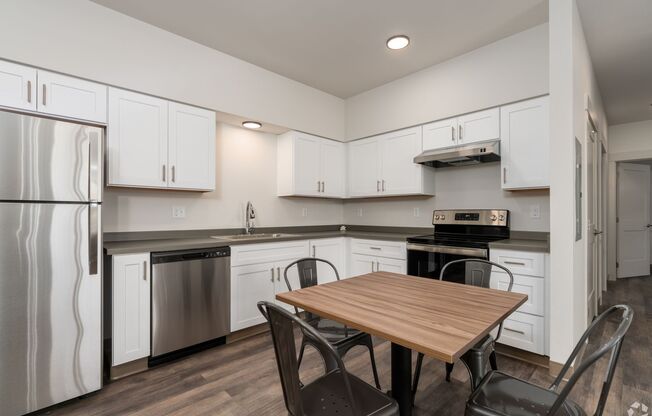 3 beds, 3 baths, 1,086 sqft, $1,882, Unit 2212